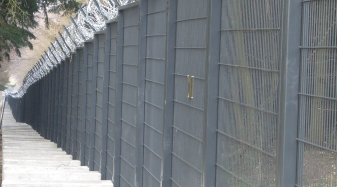 Im Feld der Inneren Sicherheit – Über den Vormarsch der Bundeswehr in der Heimat