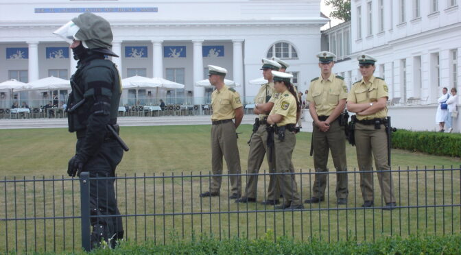 Das Dickicht der Dienste – Der Einfluss des Verfassungsschutzes in § 129a-Verfahren