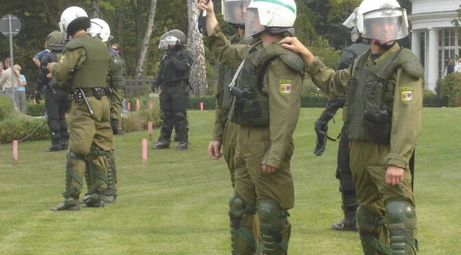 Der Weg in die Sicherheitsgesellschaft – Notizen zu einem Buch von Peter-Alexis Albrecht[1]