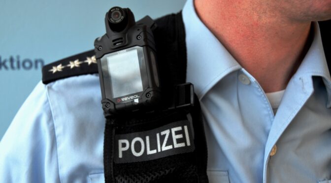 Videos zum Hinfassen: BodyCams in den USA und der BRD
