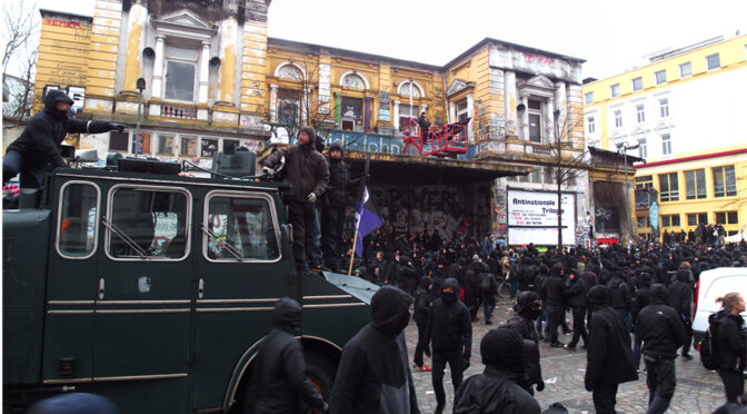 Gemeingefährlich – Gefahrengebiete bescheren der Polizei Sonderbefugnisse