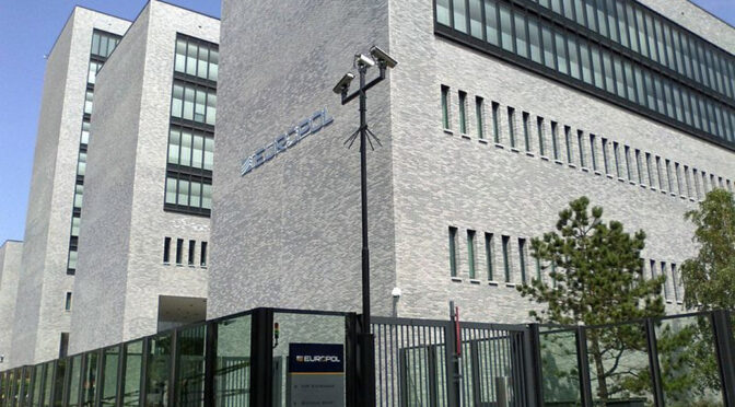 EU-Kommission und Europol starten Kuschelrunde mit der Internetindustrie