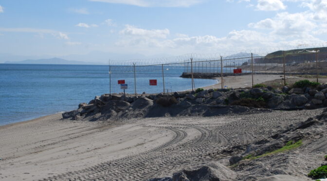 „Ein echter Krieg gegen die Migranten“. Vorverlagerte Grenzen und die Rolle der Polizeien