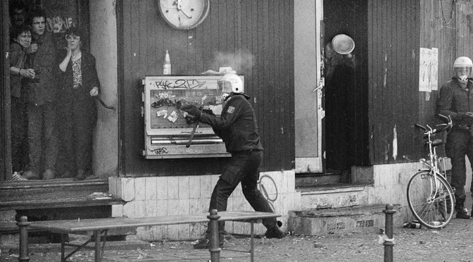 CN/ CS-„Gas“ – KONTAKTALLERGIEN NACH POLIZEILICHEN „TRÄNENGAS“ (CN/CS)-EINSÄTZEN