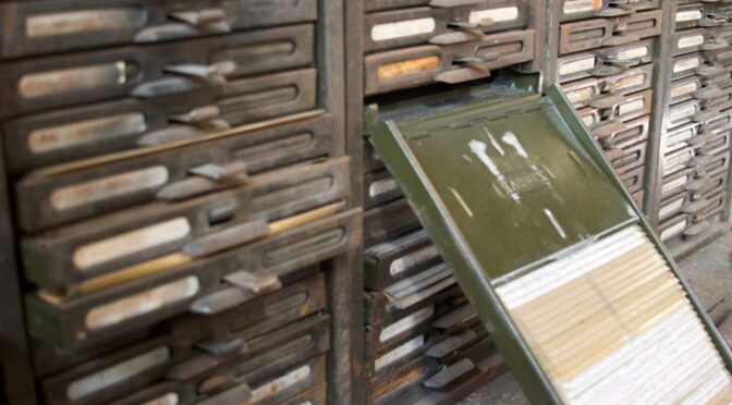 Die Datenschatten: Zum staatlichen Umgang mit vernetzten Datenbeständen